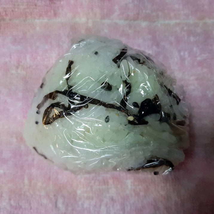 塩昆布おにぎり